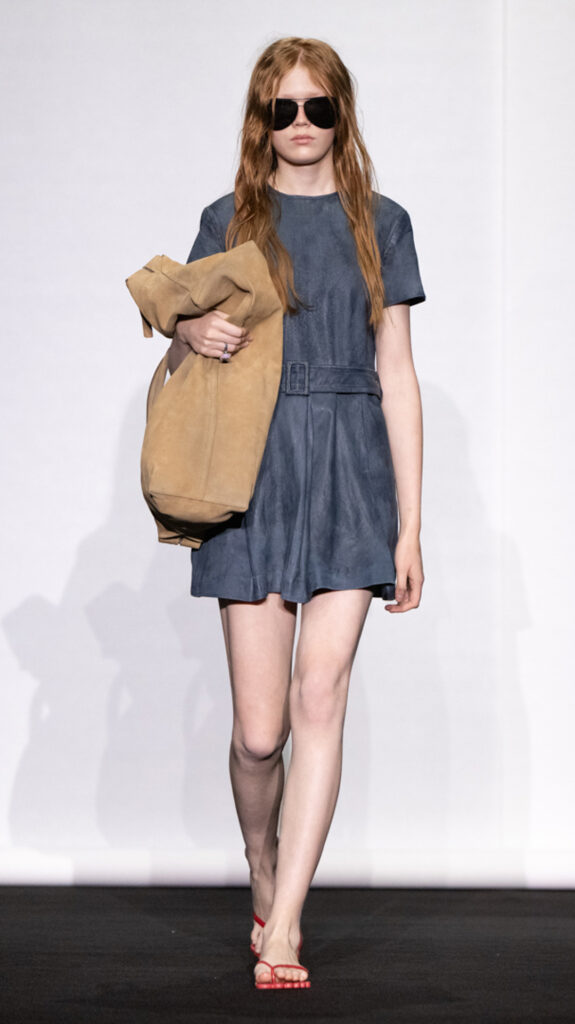 MM6 Maison Margiela déplace les vêtements plutôt que de les réinventer 275 MM6 SS27 LOOK 025 2