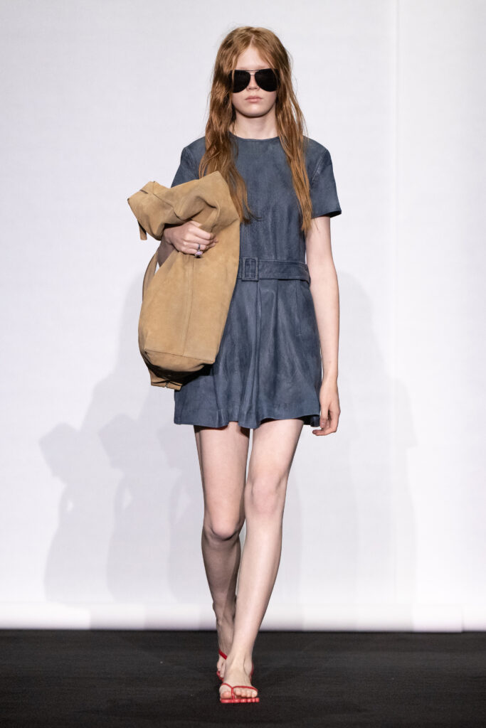 MM6 Maison Margiela déplace les vêtements plutôt que de les réinventer 110 MM6 SS27 LOOK 025