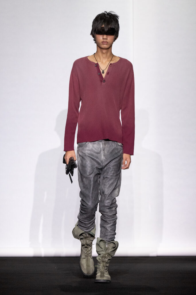 MM6 Maison Margiela déplace les vêtements plutôt que de les réinventer 114 MM6 SS27 LOOK 030