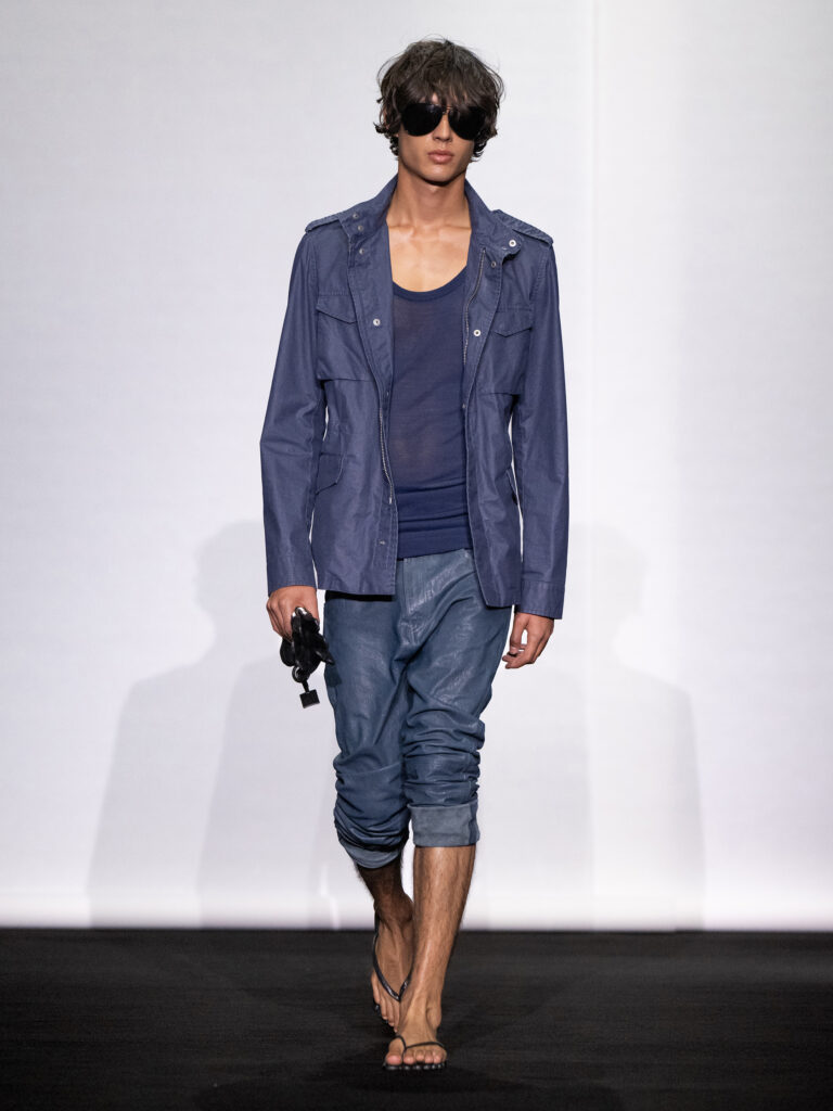 MM6 Maison Margiela déplace les vêtements plutôt que de les réinventer 219 MM6 SS27 LOOK 031 1