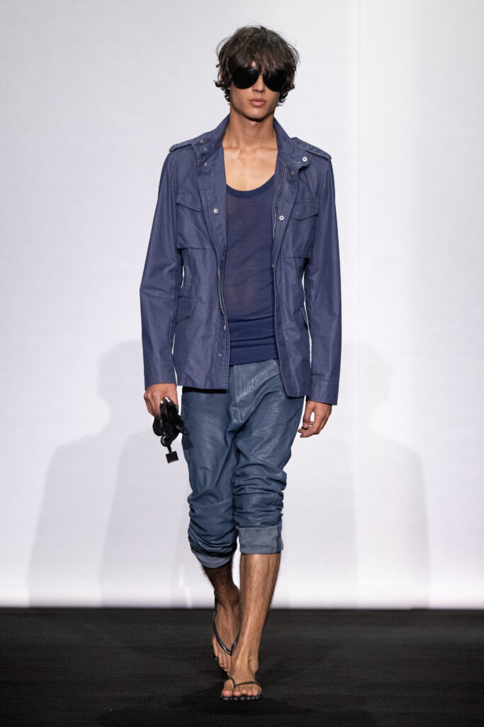 MM6 Maison Margiela déplace les vêtements plutôt que de les réinventer 109 MM6 SS27 LOOK 031