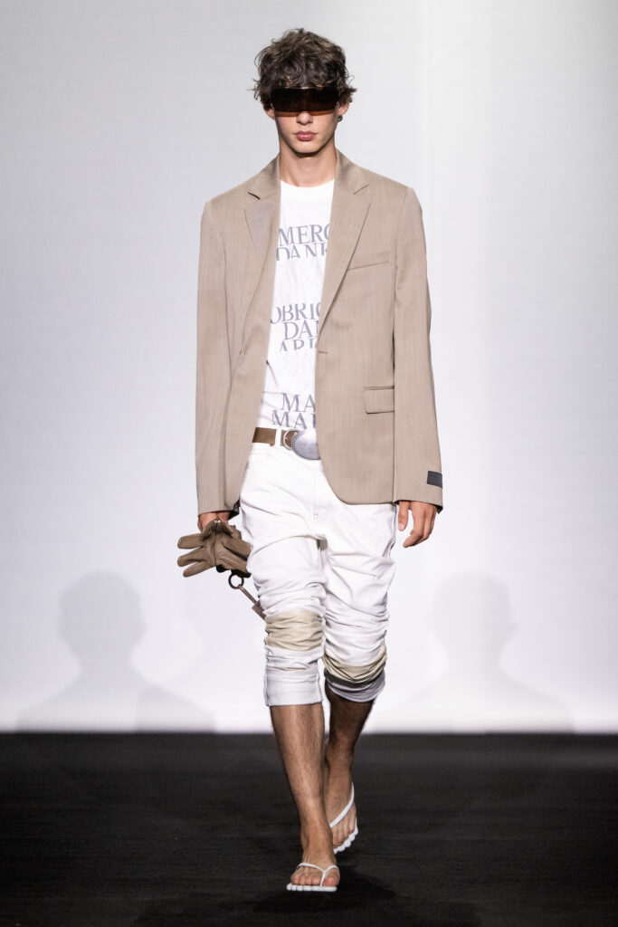 MM6 Maison Margiela déplace les vêtements plutôt que de les réinventer 106 MM6 SS27 LOOK 032