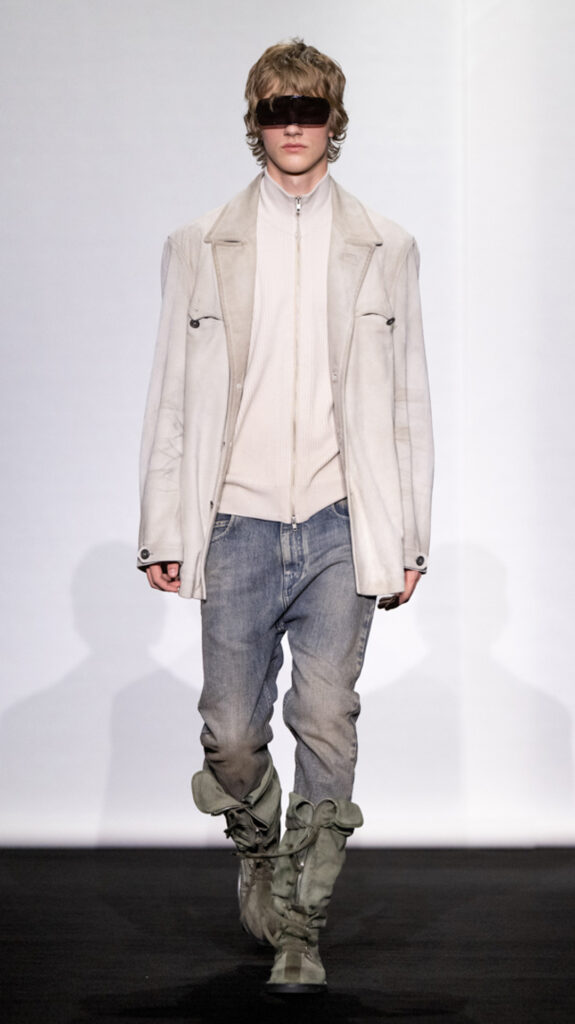MM6 Maison Margiela déplace les vêtements plutôt que de les réinventer 261 MM6 SS27 LOOK 034 2