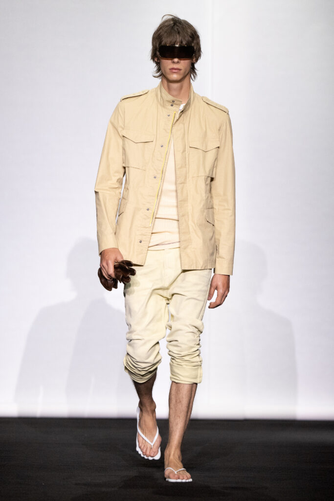 MM6 Maison Margiela déplace les vêtements plutôt que de les réinventer 103 MM6 SS27 LOOK 036