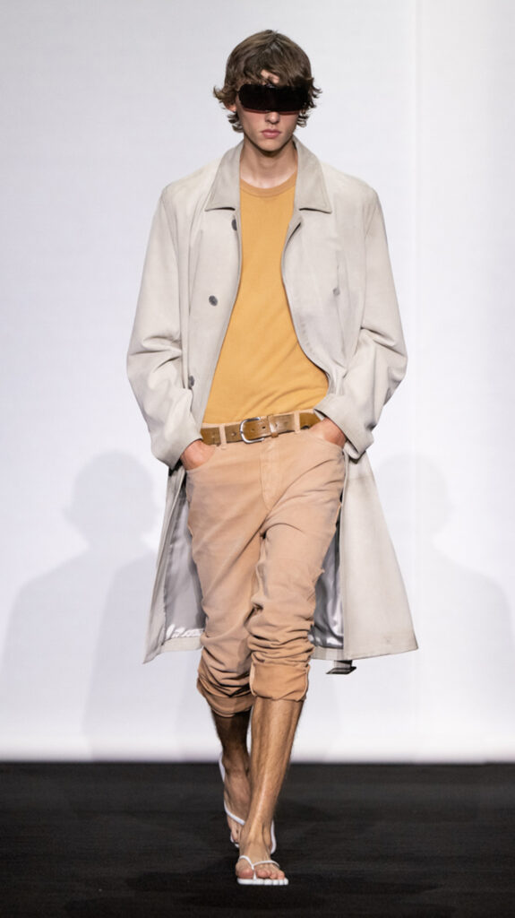MM6 Maison Margiela déplace les vêtements plutôt que de les réinventer 296 MM6 SS27 LOOK 039 2