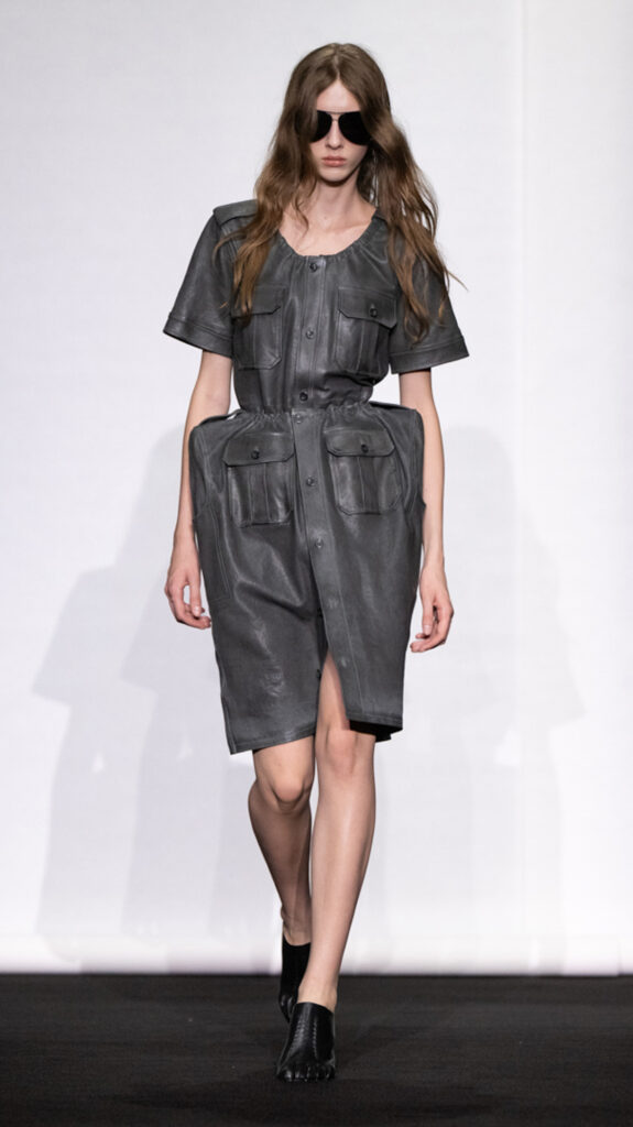 MM6 Maison Margiela déplace les vêtements plutôt que de les réinventer 257 MM6 SS27 LOOK 046 2