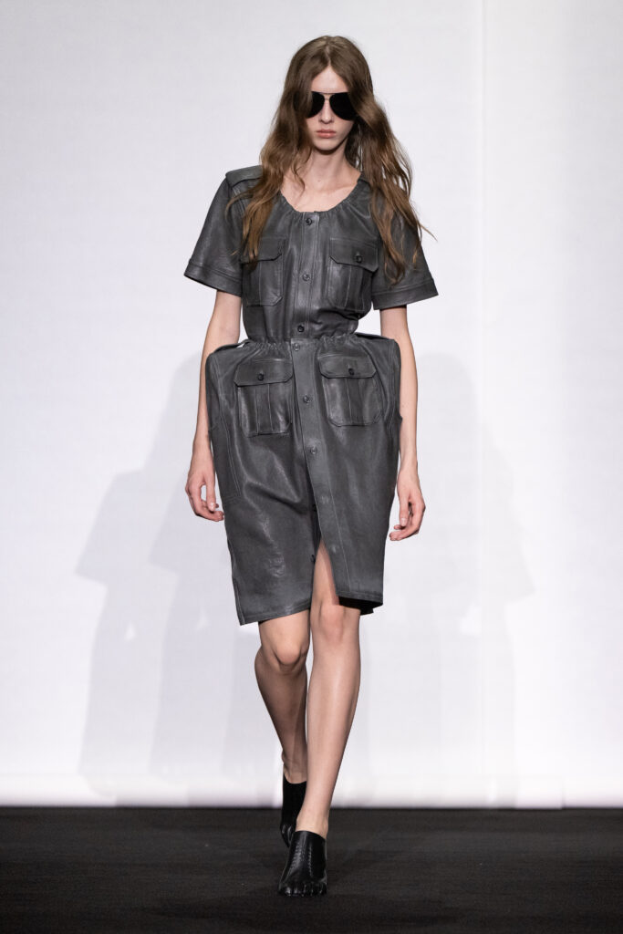 MM6 Maison Margiela déplace les vêtements plutôt que de les réinventer 92 MM6 SS27 LOOK 046