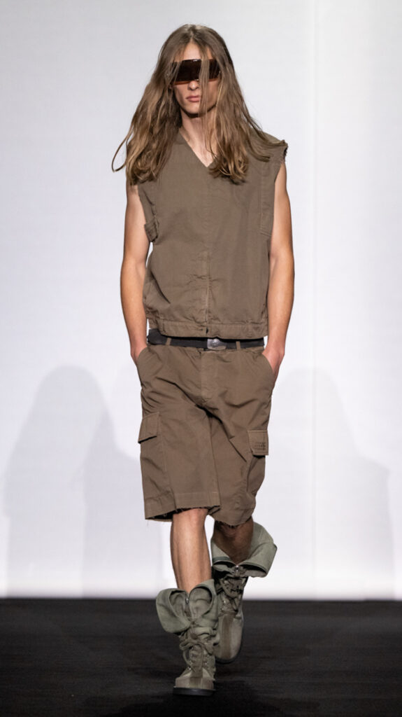 MM6 Maison Margiela déplace les vêtements plutôt que de les réinventer 258 MM6 SS27 LOOK 047 2