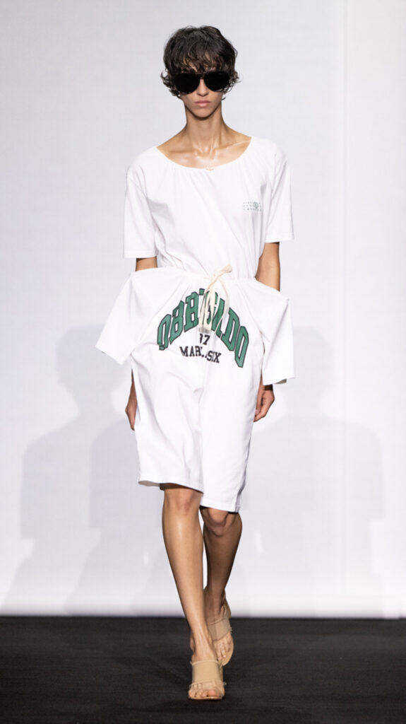 MM6 Maison Margiela déplace les vêtements plutôt que de les réinventer 300 MM6 SS27 LOOK 048 2