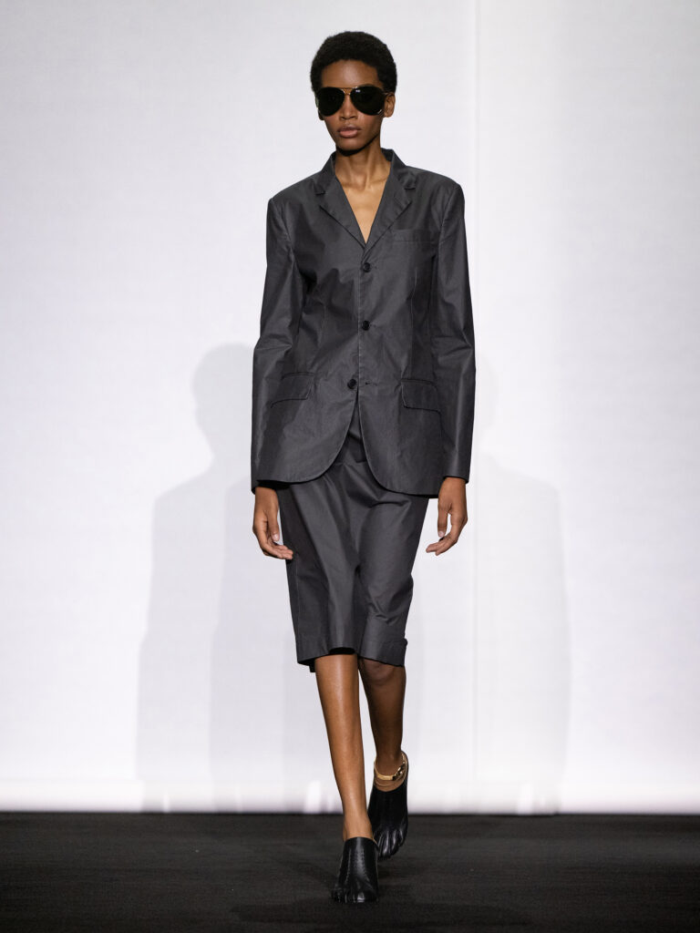 MM6 Maison Margiela déplace les vêtements plutôt que de les réinventer 198 MM6 SS27 LOOK 051 1