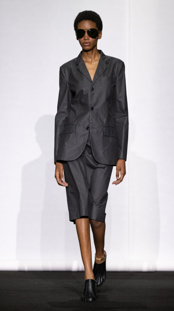 MM6 Maison Margiela déplace les vêtements plutôt que de les réinventer 253 MM6 SS27 LOOK 051 2