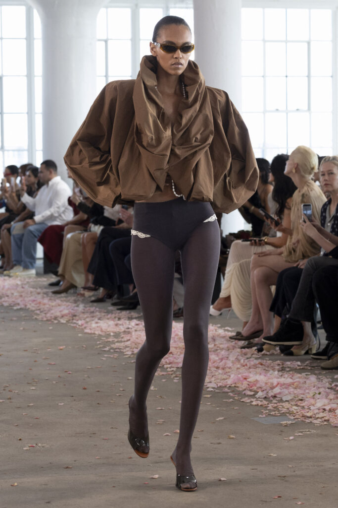 Magda Butrym présente pour la première fois sa collection à la New York Fashion Week 26 Magda Butrym SS27 002