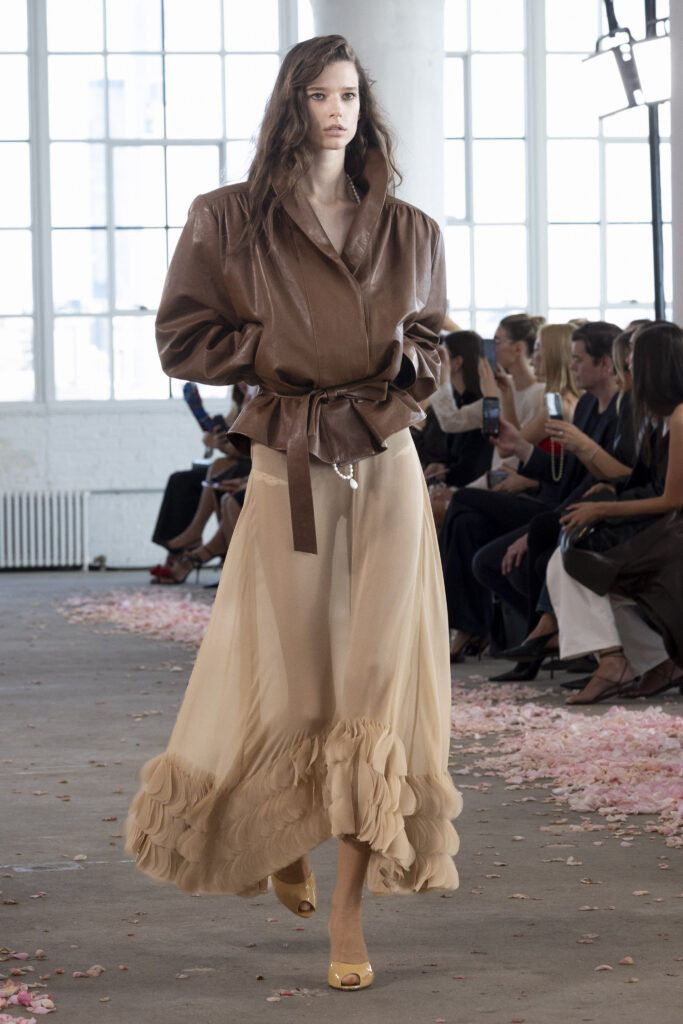 Magda Butrym présente pour la première fois sa collection à la New York Fashion Week 27 Magda Butrym SS27 006
