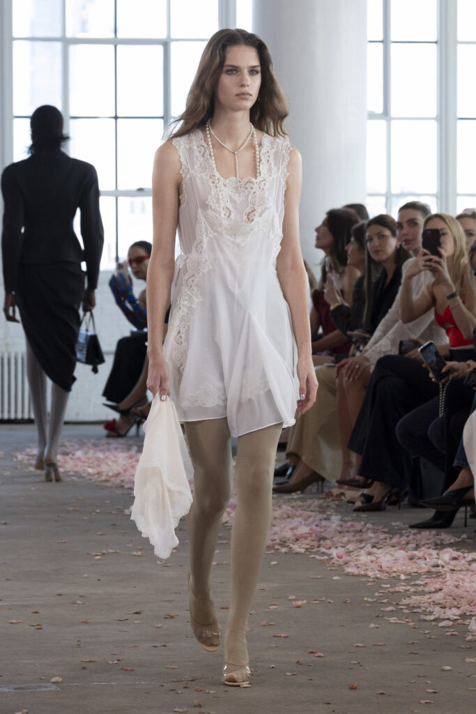 Magda Butrym présente pour la première fois sa collection à la New York Fashion Week 33 Magda Butrym SS27 029