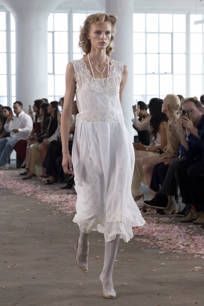 Magda Butrym présente pour la première fois sa collection à la New York Fashion Week 34 Magda Butrym SS27 032