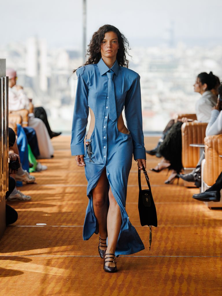 J.SIMONE, quand le costume de bureau rêve de vagues 33 MaisonJ.Simone 260928 134704 RBord 768x1024 1