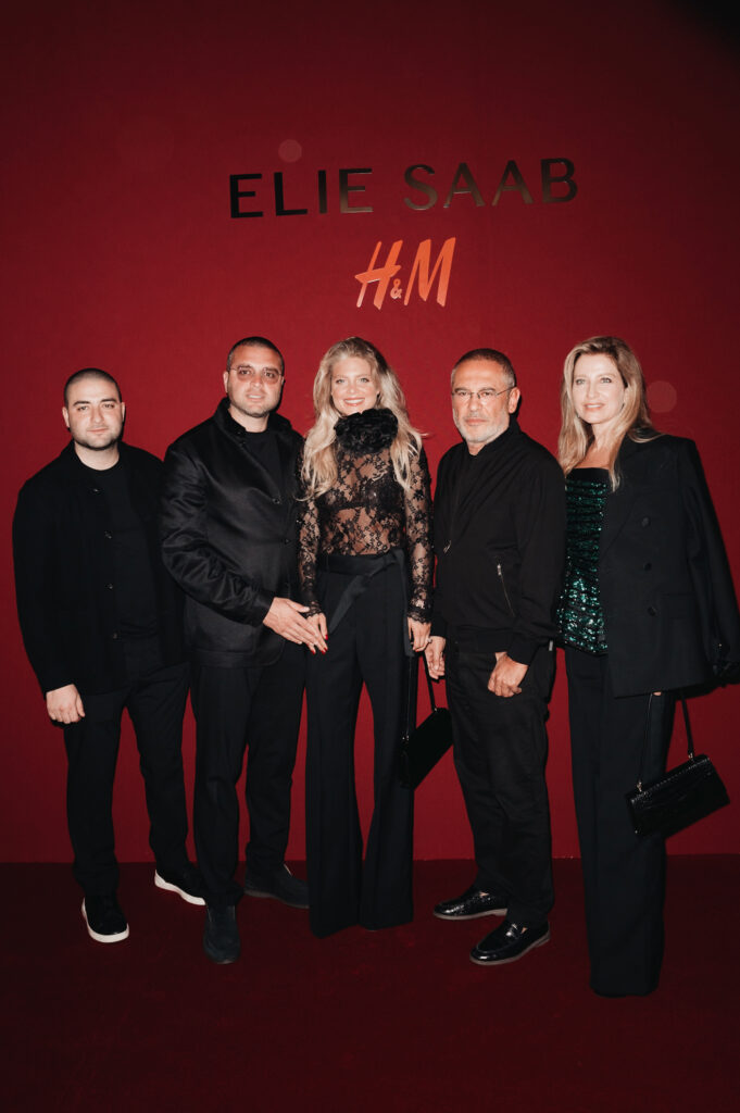 Elie Saab et H&M : une robe de mariée dévoilée en musique au Palais Brongniart 211 Mr Michel Saab Mr Elie Saab Jr Christina Saab Mr Elie Saab Claudine Saab