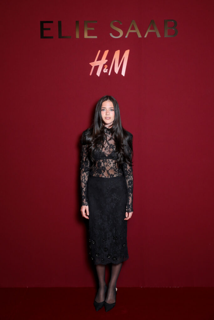 Elie Saab et H&M : une robe de mariée dévoilée en musique au Palais Brongniart 144 Olivia Neill