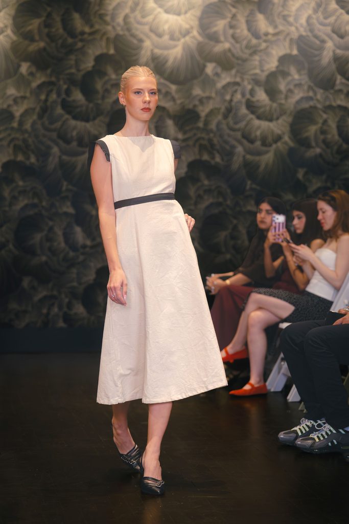 Omar Mansoor fait du tissage artisanal la structure de sa collection SS27 27 Omar Mansoor NYFW SS27 03