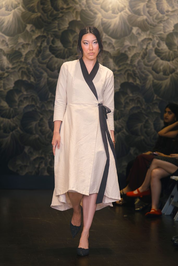 Omar Mansoor fait du tissage artisanal la structure de sa collection SS27 33 Omar Mansoor NYFW SS27 09