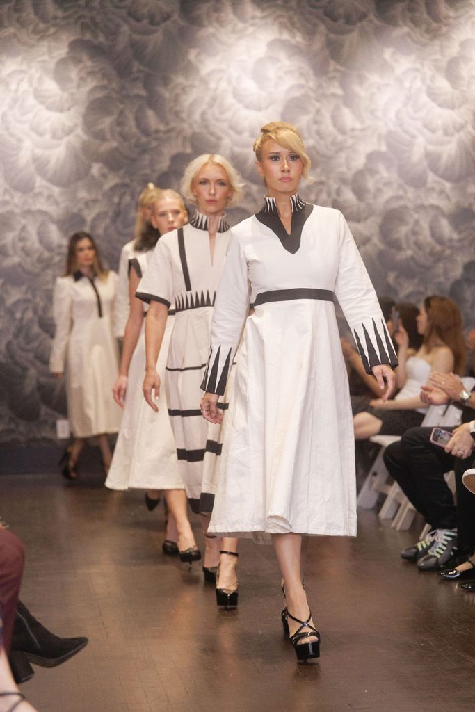 Omar Mansoor fait du tissage artisanal la structure de sa collection SS27 35 Omar Mansoor NYFW SS27 11