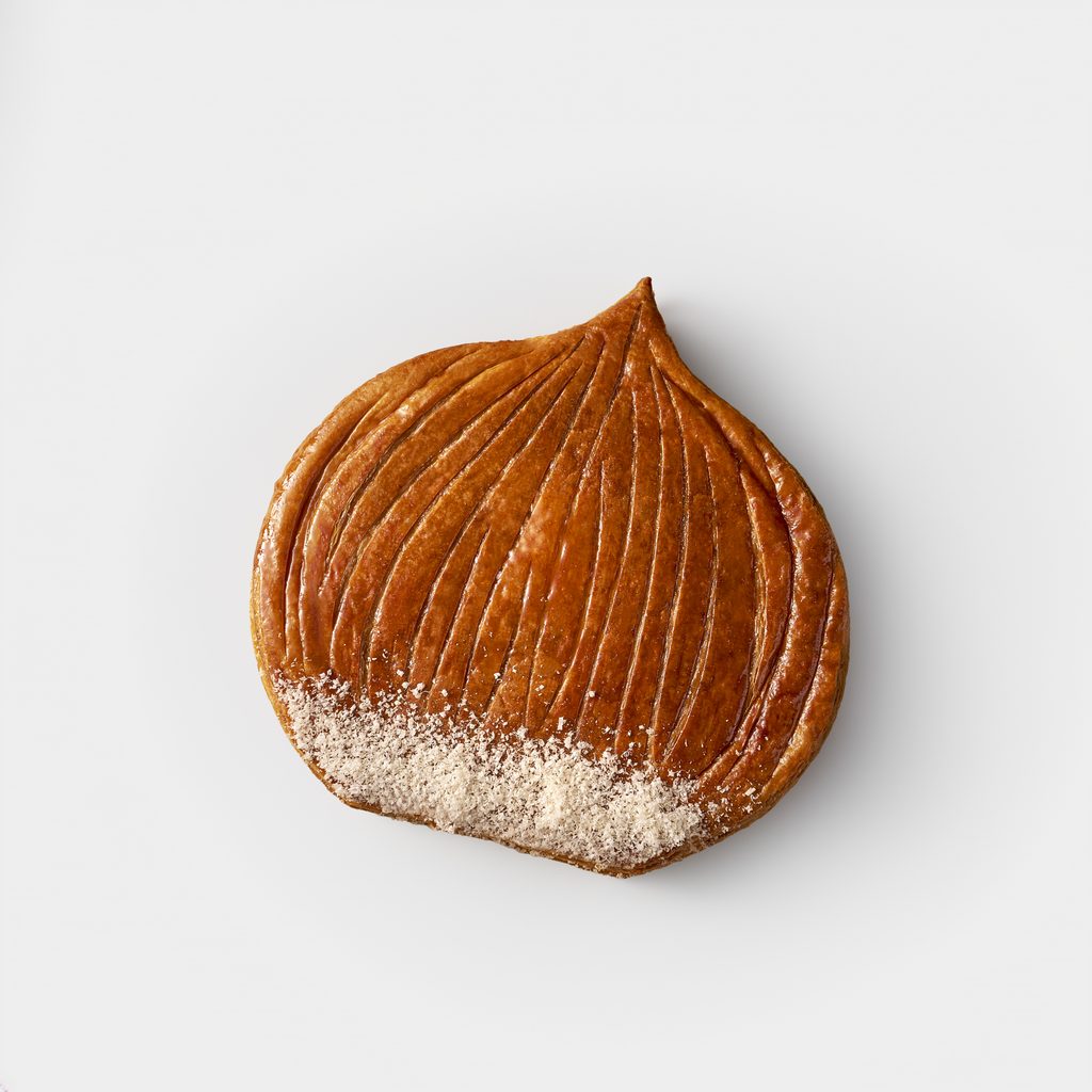Au Park Hyatt Paris-Vendôme, Naraé Kim enveloppe Noël dans un geste venu de Corée 25 PARK King Cake Chestnut shape