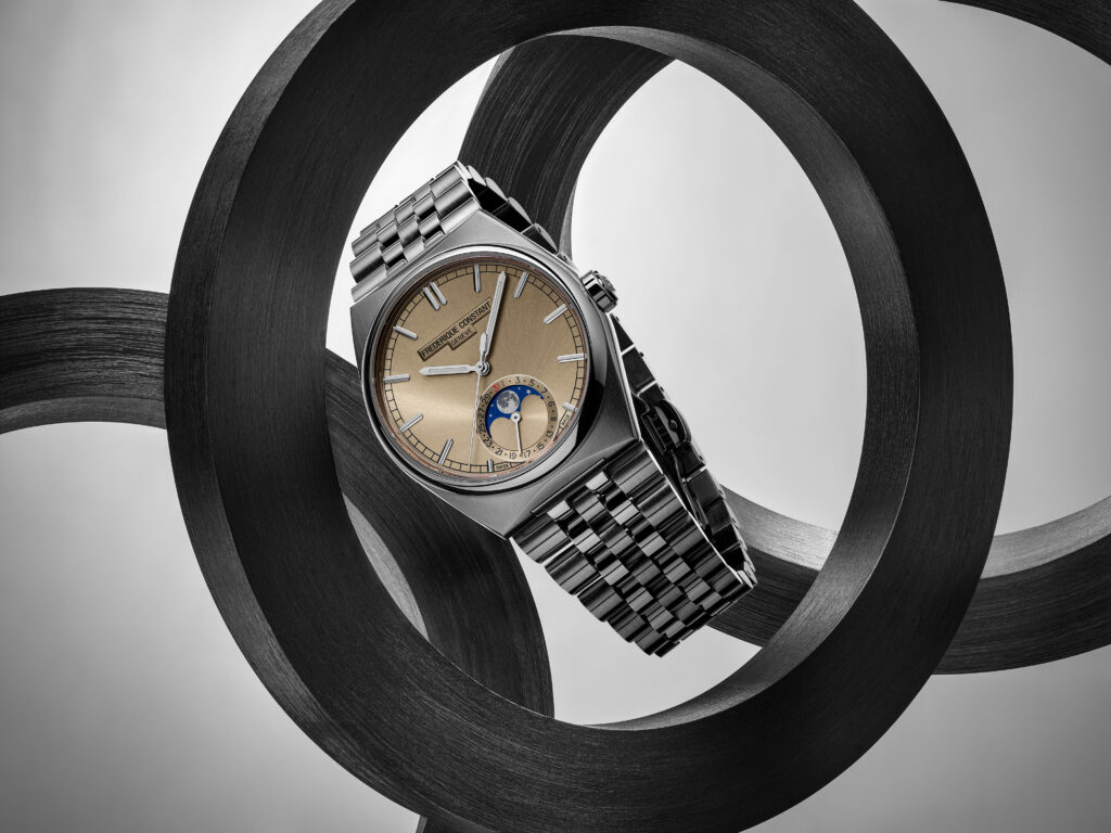 Frederique Constant loge la lune dans un boîtier sport-chic 34 PR FC 716RG3NH6 Extra Bracelet SD