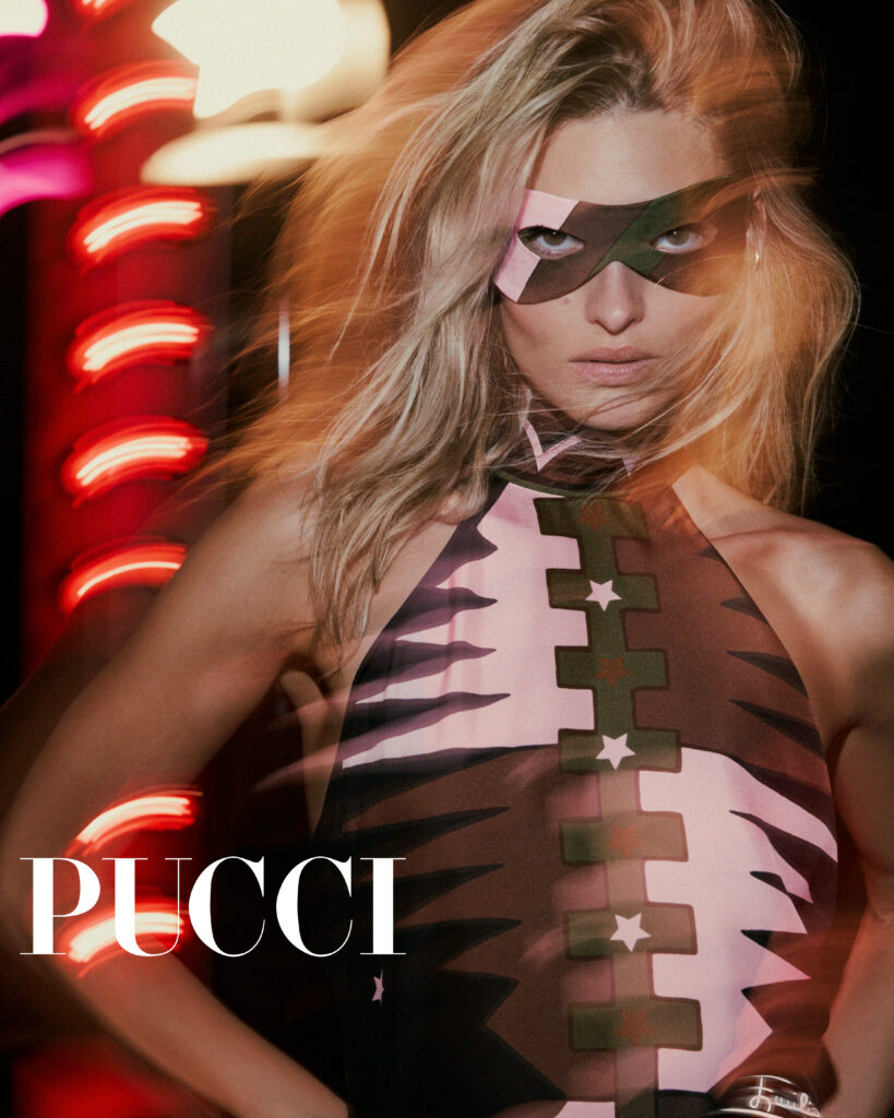 Pucci fait descendre le Palio de Sienne dans la nuit parisienne 25 PUCCI FW26 SOCIAL IMAGE2 4×5 LOGO