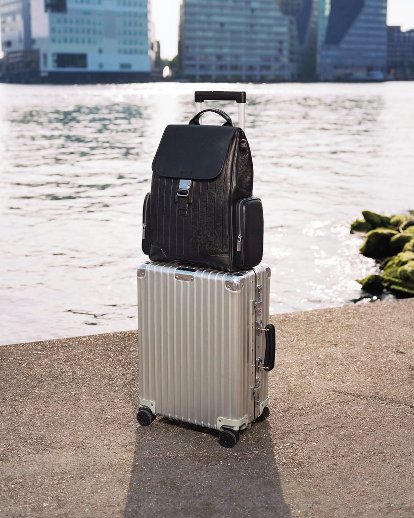 RIMOWA fait du trajet quotidien une matière de collection 26 RIMOWA Lifestyle Still AMS 02 4x5