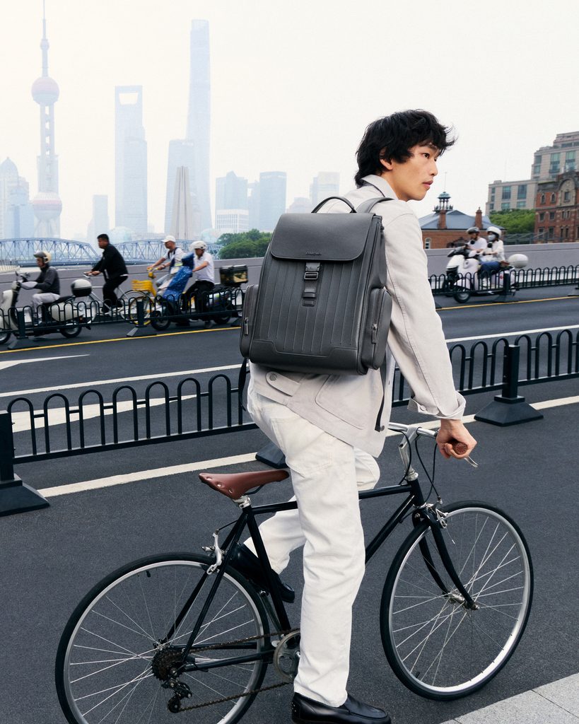 RIMOWA fait du trajet quotidien une matière de collection 37 RIMOWA Lifestyle Still SH 01 4x5