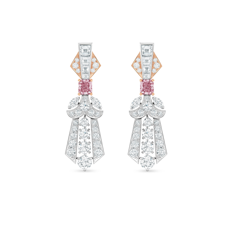 De Beers London : Vibrations fait de l’eau une matière joaillière 57 Shimmer Masterpiece Drop Earrings 2026 Vibrations 2