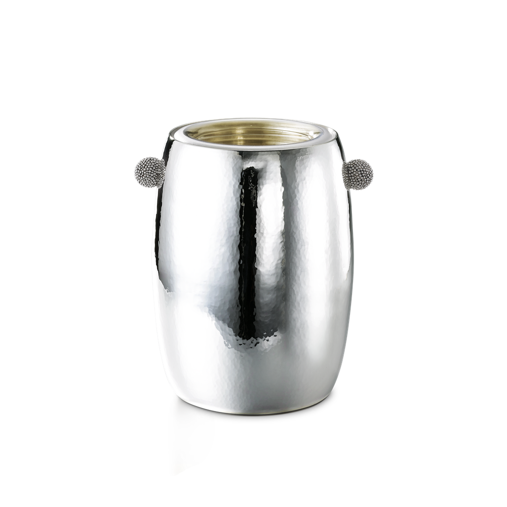 Chez Buccellati, les microsphères d'argent passent du caviar au couvert 28 Silver glacette Caviar Collection