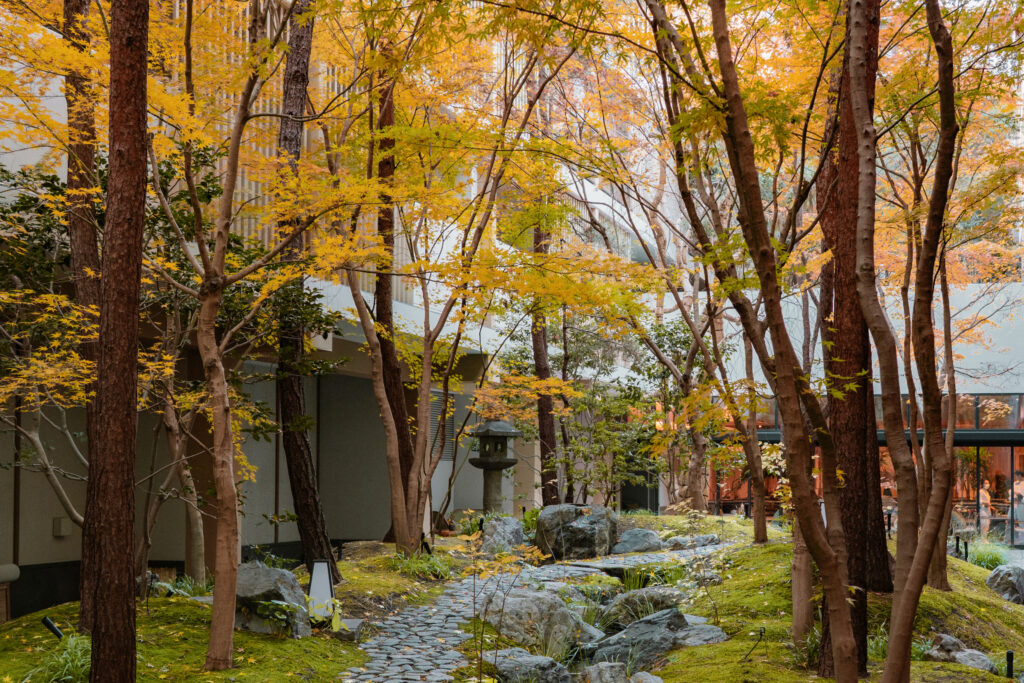 Six Senses réinvente la retraite bien-être au féminin 41 Six Senses Kyoto Japanese Courtyard