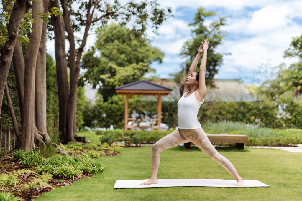 Six Senses réinvente la retraite bien-être au féminin 46 Six Senses Kyoto Yoga Garden