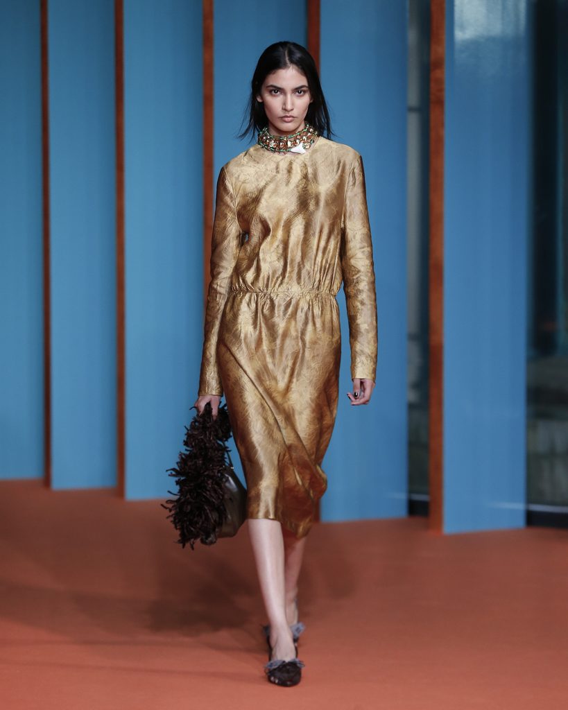 Tory Burch mêle féminité opulente et pragmatisme américain pour son Printemps-Été 2027 31 TB SS27 SHOW LOOK 007 4x5