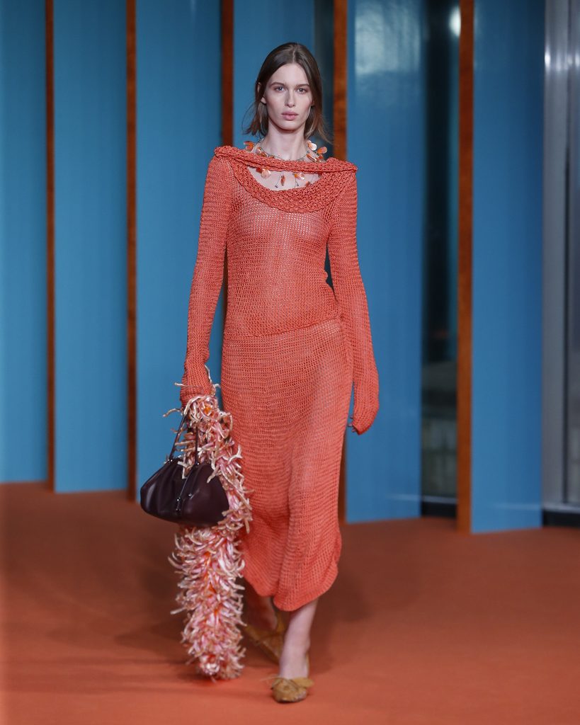 Tory Burch mêle féminité opulente et pragmatisme américain pour son Printemps-Été 2027 32 TB SS27 SHOW LOOK 008 4x5