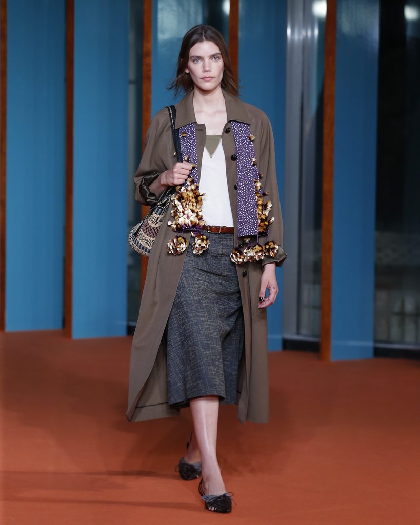 Tory Burch mêle féminité opulente et pragmatisme américain pour son Printemps-Été 2027 33 TB SS27 SHOW LOOK 009 4x5