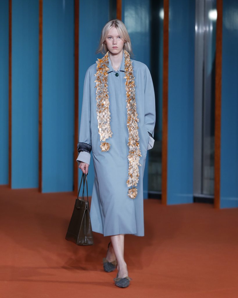 Tory Burch mêle féminité opulente et pragmatisme américain pour son Printemps-Été 2027 38 TB SS27 SHOW LOOK 014 4x5