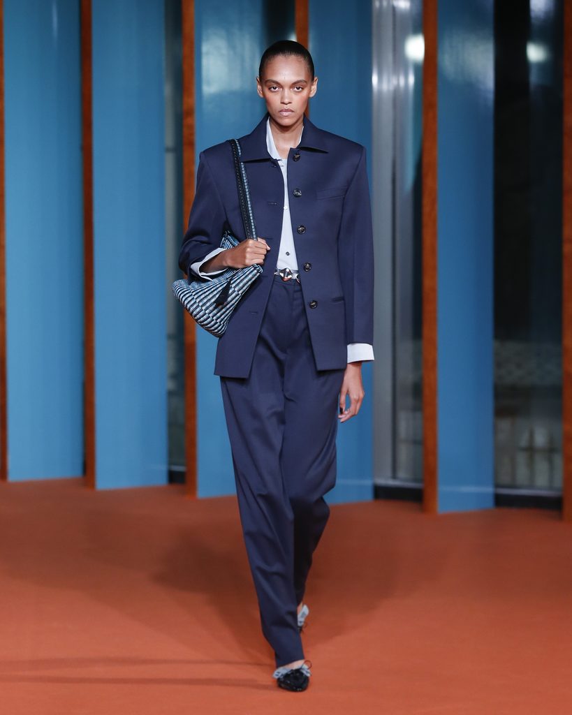 Tory Burch mêle féminité opulente et pragmatisme américain pour son Printemps-Été 2027 41 TB SS27 SHOW LOOK 017 4x5