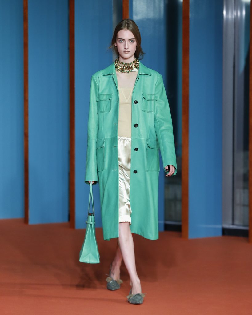 Tory Burch mêle féminité opulente et pragmatisme américain pour son Printemps-Été 2027 42 TB SS27 SHOW LOOK 018 4x5