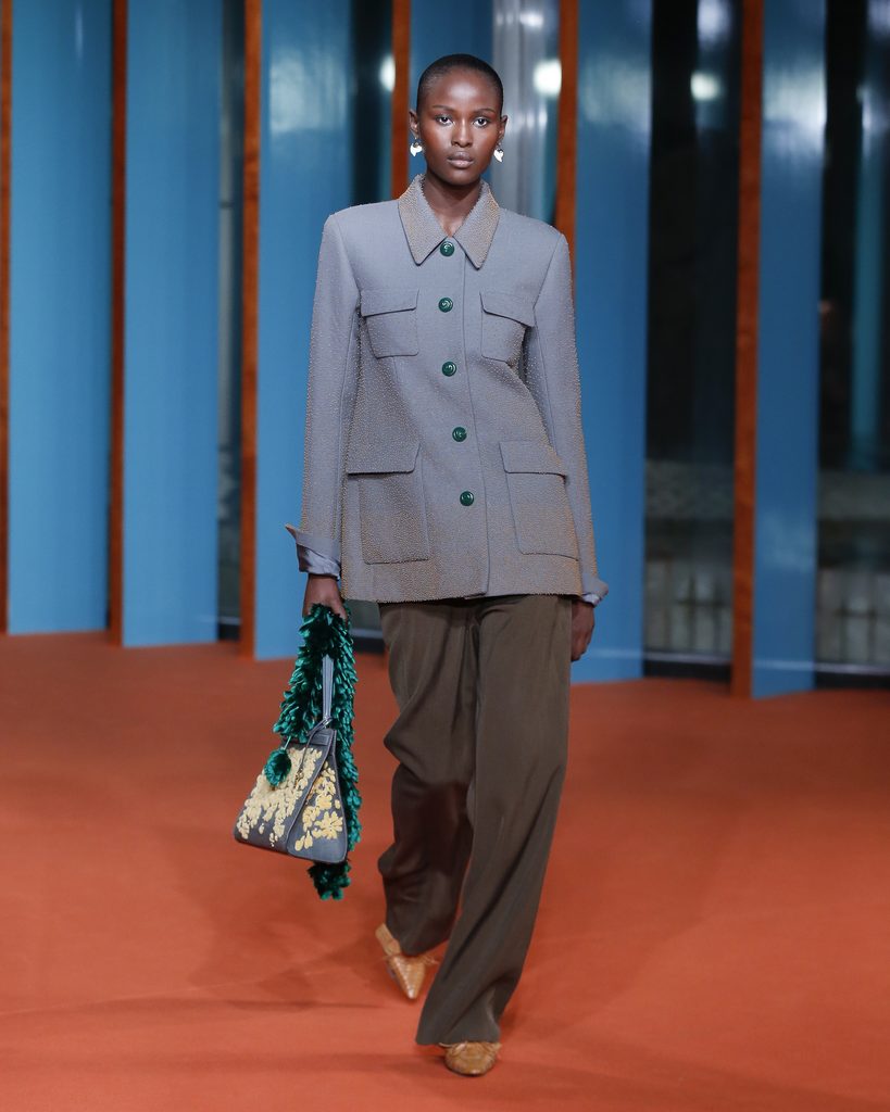 Tory Burch mêle féminité opulente et pragmatisme américain pour son Printemps-Été 2027 43 TB SS27 SHOW LOOK 019 4x5