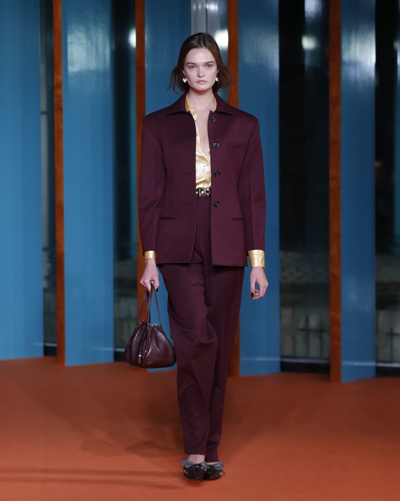 Tory Burch mêle féminité opulente et pragmatisme américain pour son Printemps-Été 2027 45 TB SS27 SHOW LOOK 021 4x5
