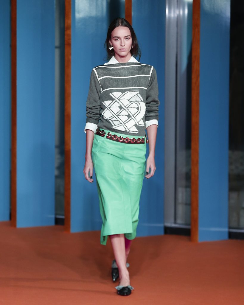 Tory Burch mêle féminité opulente et pragmatisme américain pour son Printemps-Été 2027 48 TB SS27 SHOW LOOK 024 4x5
