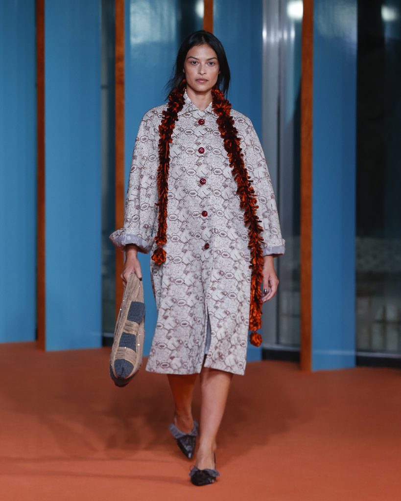 Tory Burch mêle féminité opulente et pragmatisme américain pour son Printemps-Été 2027 58 TB SS27 SHOW LOOK 034 4x5