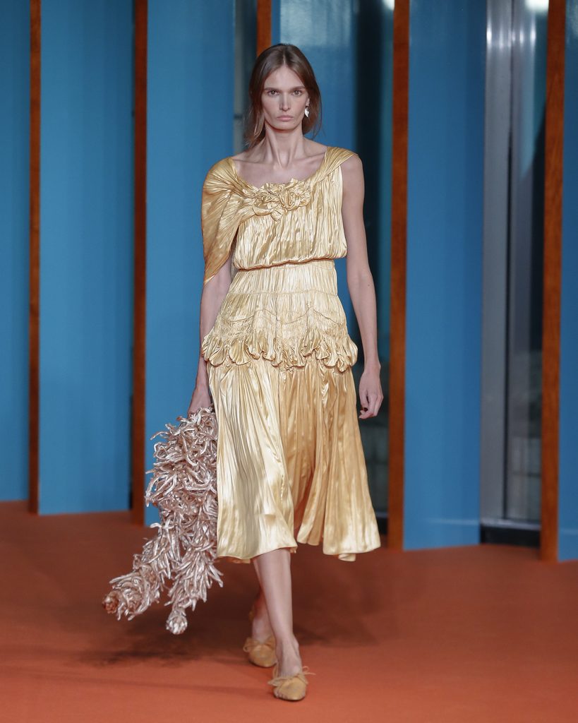 Tory Burch mêle féminité opulente et pragmatisme américain pour son Printemps-Été 2027 59 TB SS27 SHOW LOOK 035 4x5