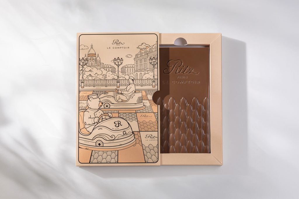 Le Ritz Paris met le chocolat à l'épreuve de ses signes 38 Tablette praline chocolat au lait Collection de Chocolats Ritz Paris Le Comptoir ©vincentnageotte