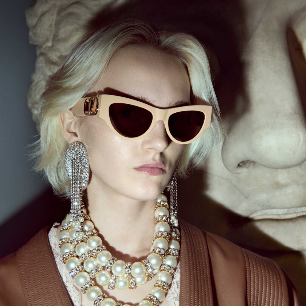 Valentino Eyewear, la statuaire romaine version lunettes 34 VGR FW26 visual preview 1080 × 10804