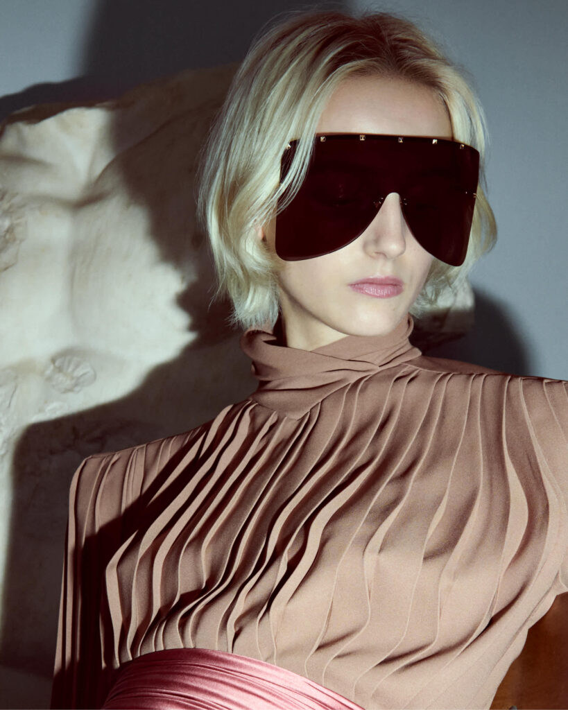 Valentino Eyewear, la statuaire romaine version lunettes 37 VGR FW26 visual preview 1080 × 13502