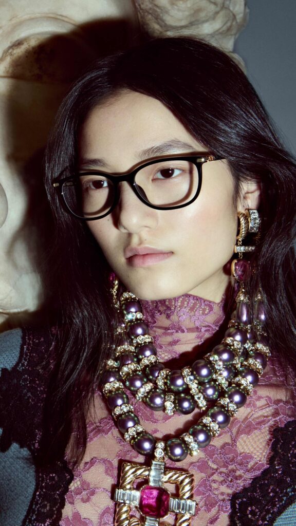 Valentino Eyewear, la statuaire romaine version lunettes 42 VGR FW26 visual preview 1080 × 19206