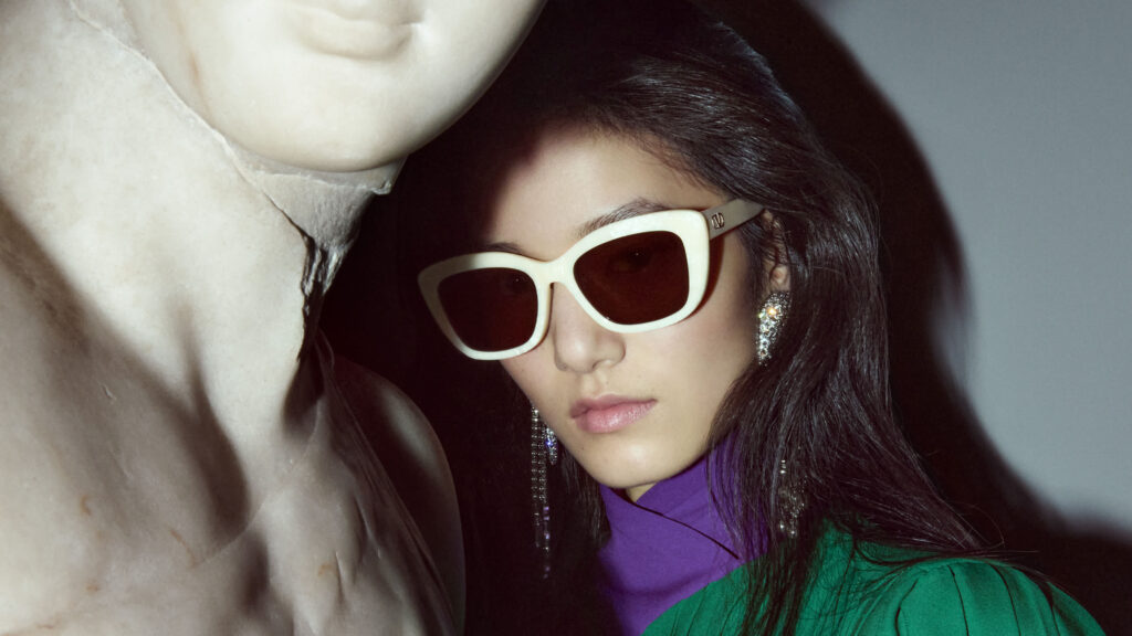 Valentino Eyewear, la statuaire romaine version lunettes 32 VGR FW26 visual preview 1920 × 108010